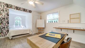 3 bedrooms, iron/ironing board, bed sheets