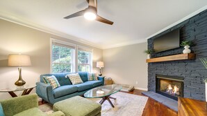 Living area - Arden Home w/ Private Hot Tub ~ 17 Mi to Asheville (Arden)