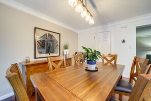 Dining - Arden Home w/ Private Hot Tub ~ 17 Mi to Asheville (Arden)