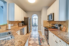 ハウス (3 Bedrooms) | 専用キッチン | 電子レンジ、オーブン、コンロ、食器洗い機