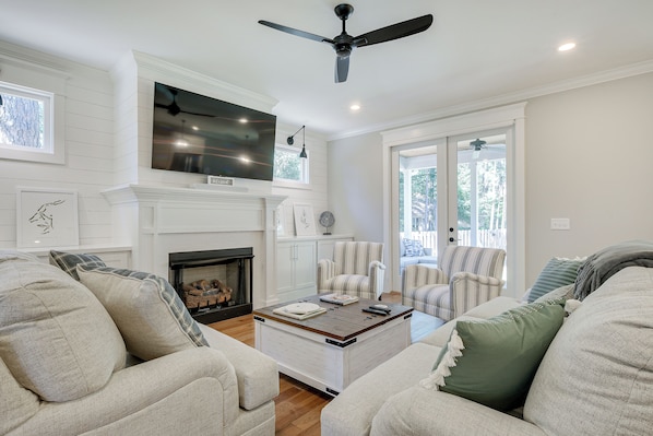 House (4 Bedrooms) | Front of property