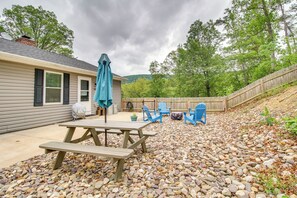 Interior - Cozy Home in Star Tannery w/ Private Backyard! (Strasburg)