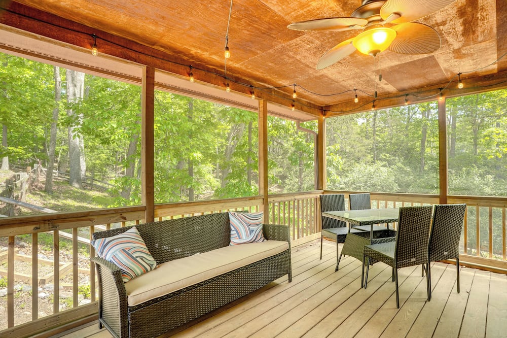 Mcgaheysville Home w/ Screened Porch & Gas Grill! - Penn Laird, VA