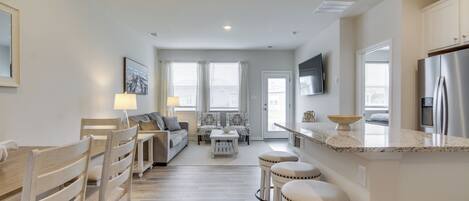 Apartment (3 Bedrooms) | Front of property