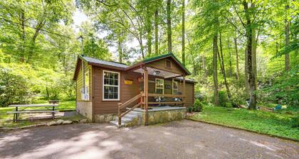 Pet-friendly Creekside Cabin w/ Pool Access!