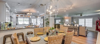 Naples Retreat With Private Pool & Spa!
