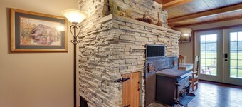 Hill City Haven ~ 23 Mi to Rapid City!