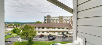 1 ไมล์ไปยัง ดับเบิลยูวียู: มอร์แกนทาวน์ อพาร์ตเมนต์ ใกล้ โรงพยาบาล