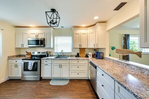 House (2 Bedrooms) | Interior