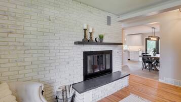 House (3 Bedrooms) | Interior