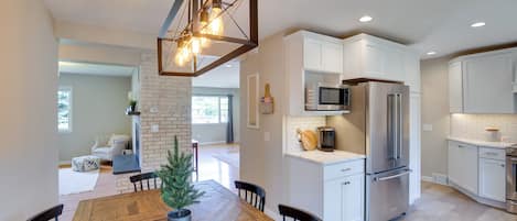House (3 Bedrooms) | Interior