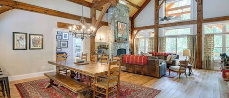House (5 Bedrooms) | Interior