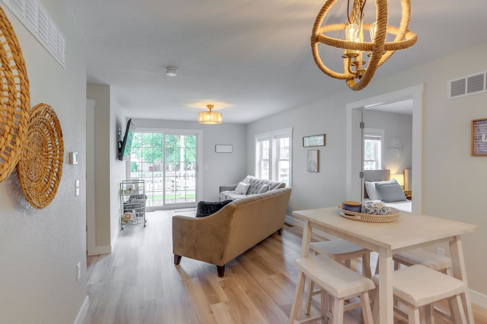 Port Clinton Vacation Rental w/ Boat Dock & Grill! - Ottawa County, OH