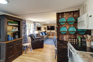 House (2 Bedrooms) | Interior