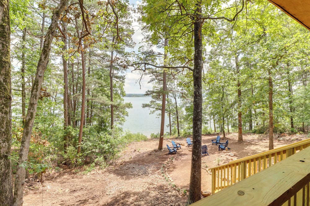 Edgemont Waterfront Cabin Rental w/ Beach Access! - Greers Ferry Lake