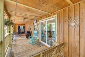 House (2 Bedrooms) | Interior - Edgemont Waterfront Cabin Rental w/ Beach Access! (Edgemont)