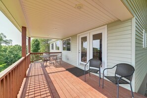 Cottage (2 Bedrooms) | Interior - Deck & Water View: Cozy Kentucky Lake Getaway (New Concord)