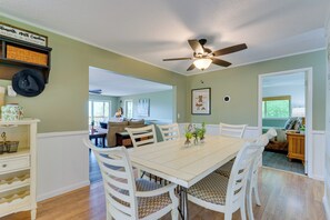 House (4 Bedrooms) | Interior - 'skyview Retreat' Cabin w/ Mountain Views! (Robbinsville)