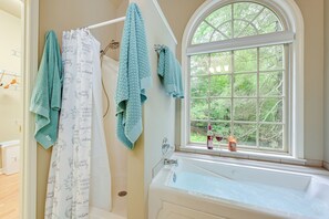 House (4 Bedrooms) | Interior - Peaceful Franklin Mountain Retreat w/ Deck (Otto)