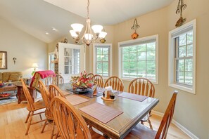 House (4 Bedrooms) | Interior - Peaceful Franklin Mountain Retreat w/ Deck (Otto)