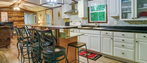 House (2 Bedrooms) | Bahagian dalam