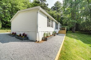 House (3 Bedrooms) | Interior - North Carolina Home Near Mountain Biking & Fishing (Pisgah Forest)