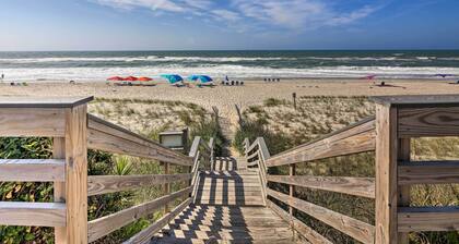 Ocean Club Condo: Spectacular View & Beach Access!