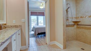 Apartment (2 Bedrooms) | Bathroom | Shower