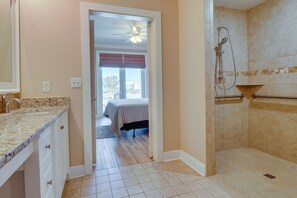 Bathroom - Mexico Beach Extended Stay, 2 Blocks to Ocean! (Port St. Joe)