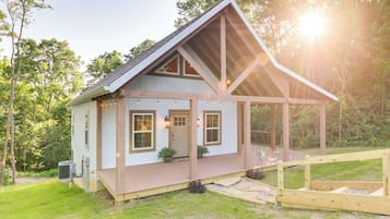 House (2 Bedrooms) | Exterior