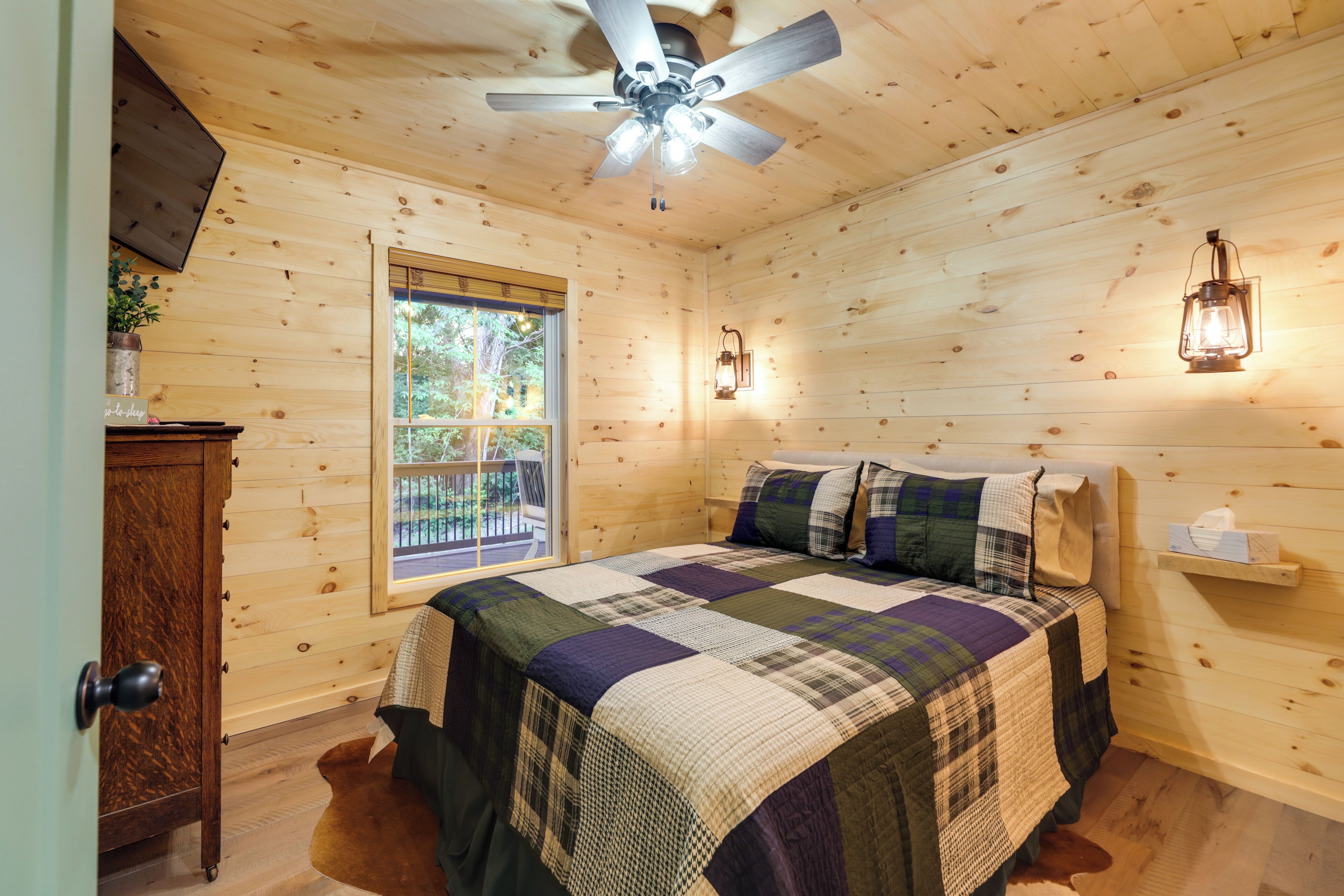 House (2 Bedrooms) | Interior