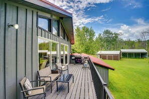 Cottage (4 Bedrooms) | Interior - Riverfront Escape in Shawano on 3 Private Acres! (Shawano)