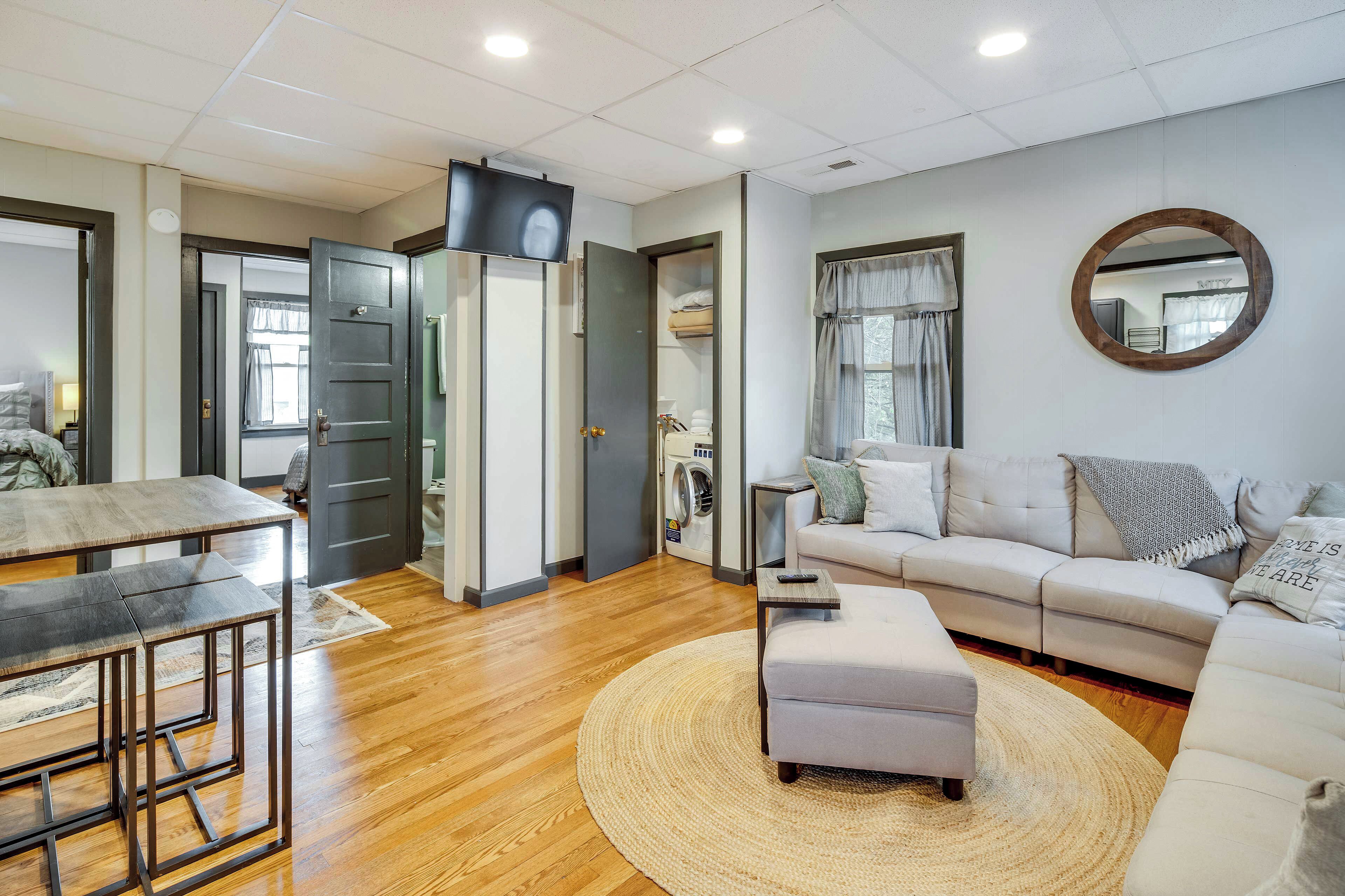 House (3 Bedrooms) | Living area | TV