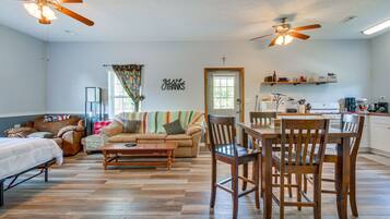 House (1 Bedroom) | Interior