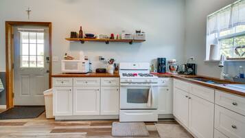 House (1 Bedroom) | Interior