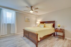 Ferienhaus (5 Bedrooms) | 5 Schlafzimmer, Bügeleisen/Bügelbrett, kostenlose Babybetten, Bettwäsche