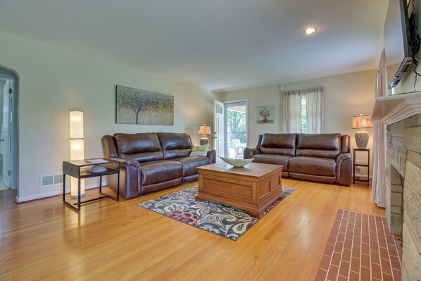 House (5 Bedrooms) | Interior