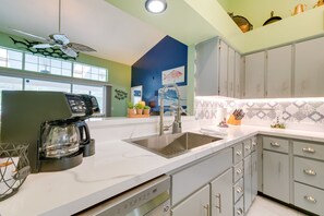 บ้านพัก (3 Bedrooms) | ครัวส่วนตัว | ไมโครเวฟ, เตาอบ, เตาประกอบอาหาร, เครื่องล้างจาน