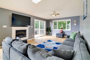 TV, fireplace, video game console, books - Stunning Tobyhanna Home w/ Lake Access + Kayaks! (Tobyhanna)