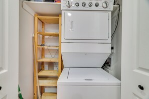 Interior - Community Perks: Family Poconos Home w/ Deck! (Tobyhanna)