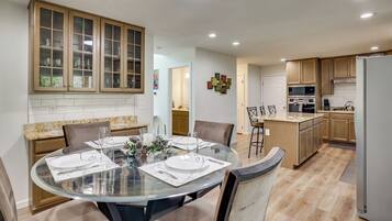 Rumah (5 Bedrooms) | Interior