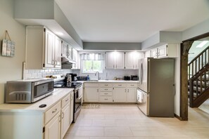 House (4 Bedrooms) | Interior