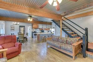 House (4 Bedrooms) | Interior