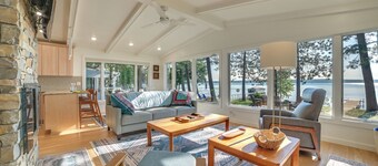 บ้านที่ Higgins Lake พร้อมท่าว่ายน้ำ!