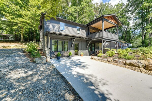 Apartment (2 Bedrooms) | Interior - Walk to Downtown Brevard: Apt w/ Patio & Fire Pit! (Brevard)