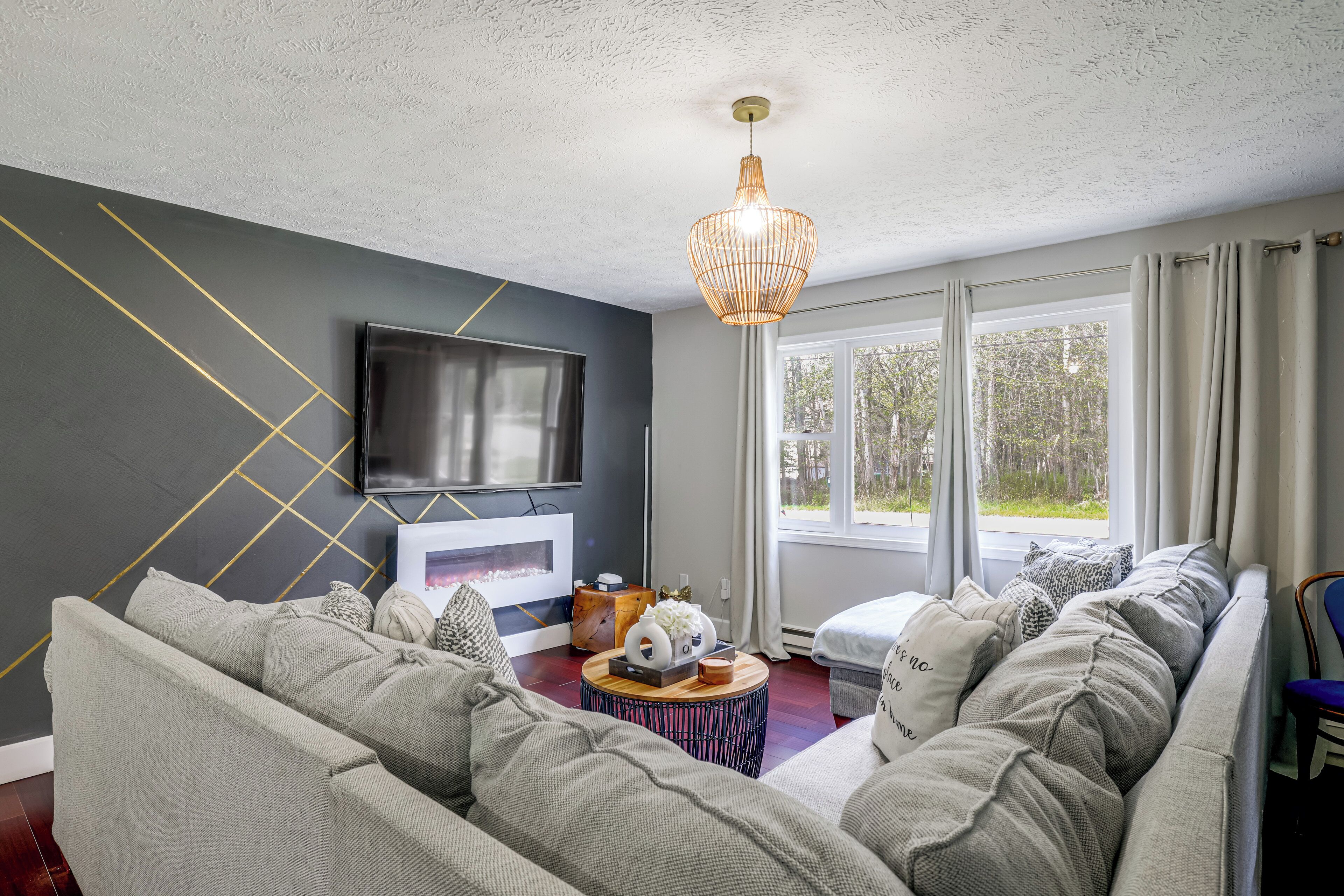 House (5 Bedrooms) | Front of property