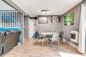 Interior - A Time to Remember' Home in Tobyhanna With Pool! (Tobyhanna)