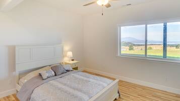 3 bedrooms, bed sheets