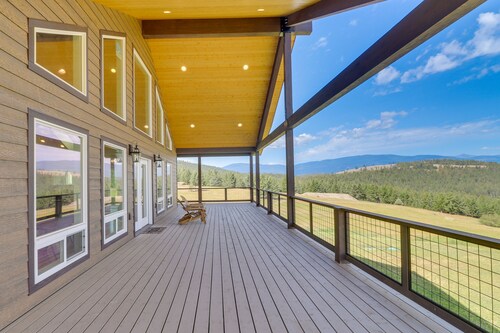 Mountain & Lake View Rexford Estate on 28 Acres!