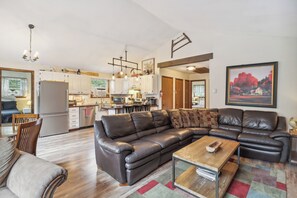 House (3 Bedrooms) | Interior - Tobyhanna Home w/ Fire Pits - 9 Mi to Kalahari! (Tobyhanna)